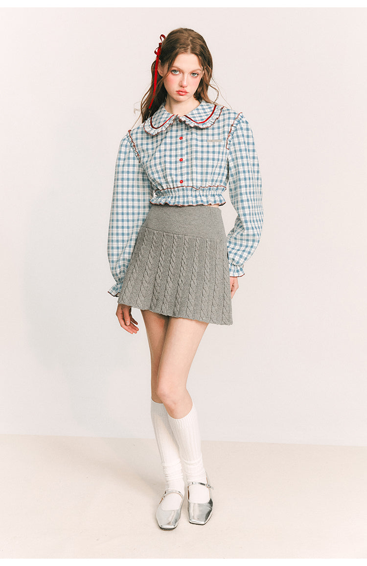 Cropped checkered puffy sleeve blouse