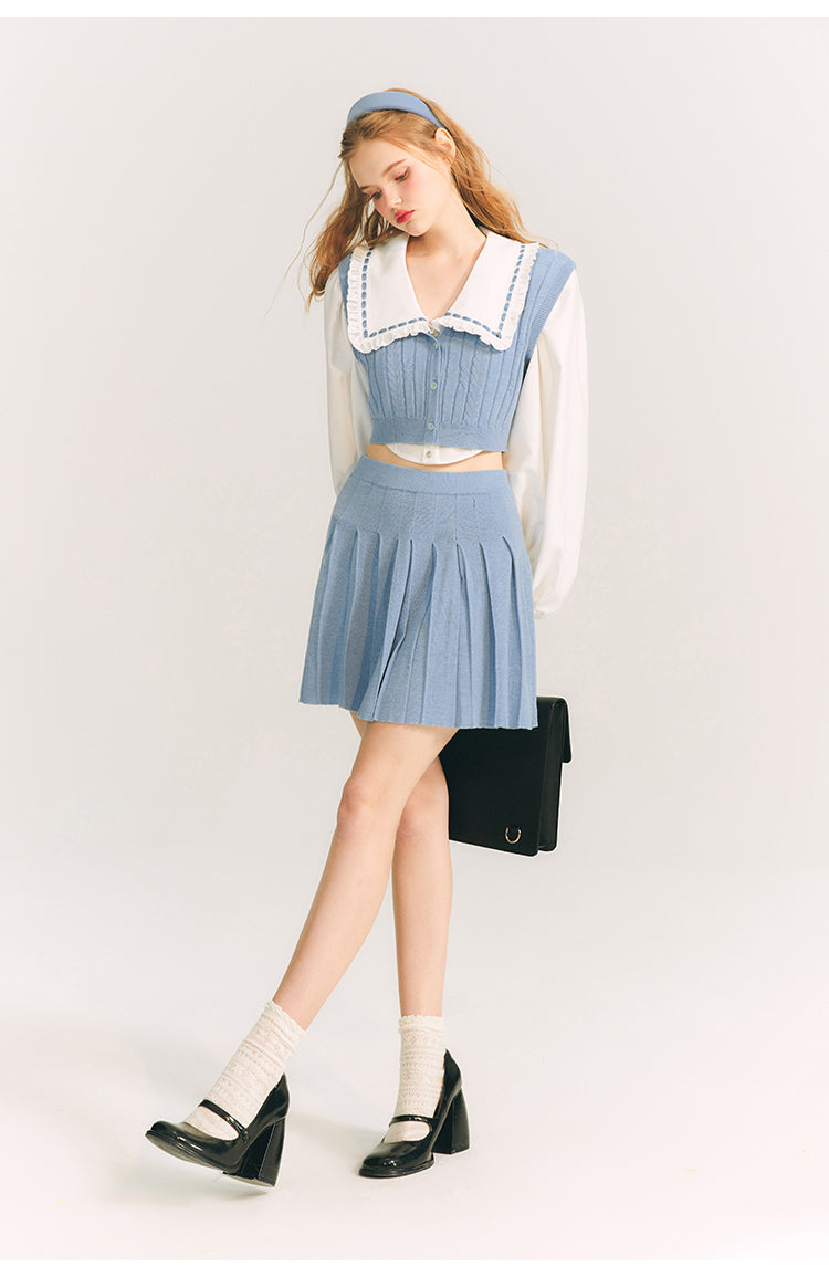 Short length knit vest & short length knit skirt