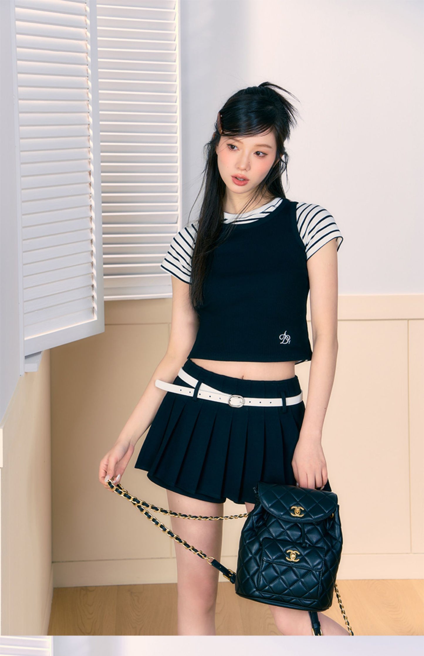 Short pleated skirt