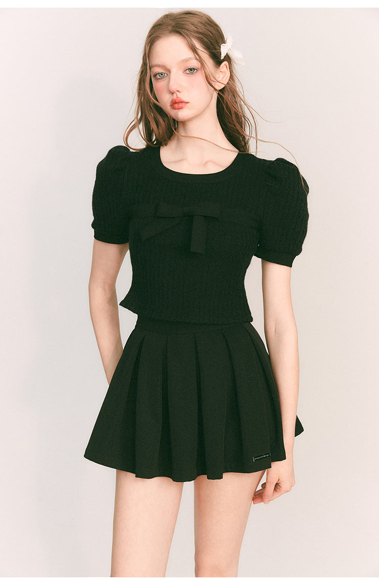 A-line pleated short skirt