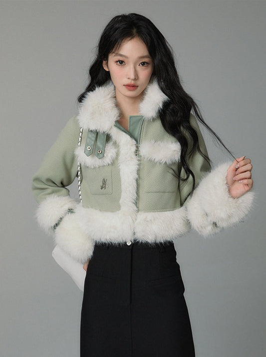 Loose short white duck down jacket