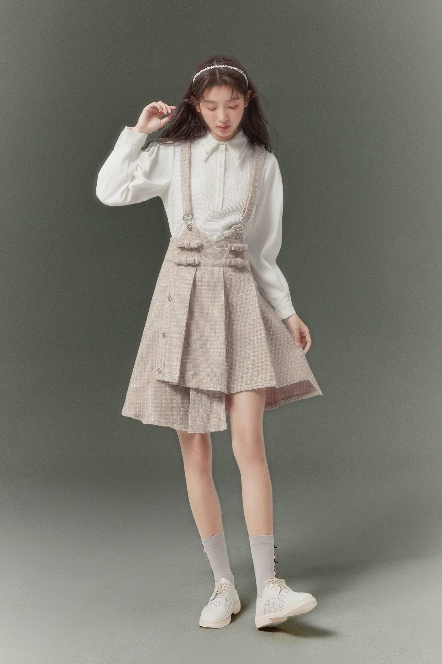 Three-dimensional pure white double collar contrast material shirt