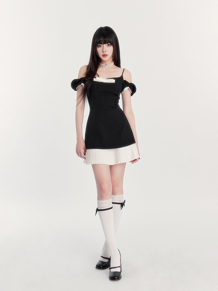 Square neck ribbon dress