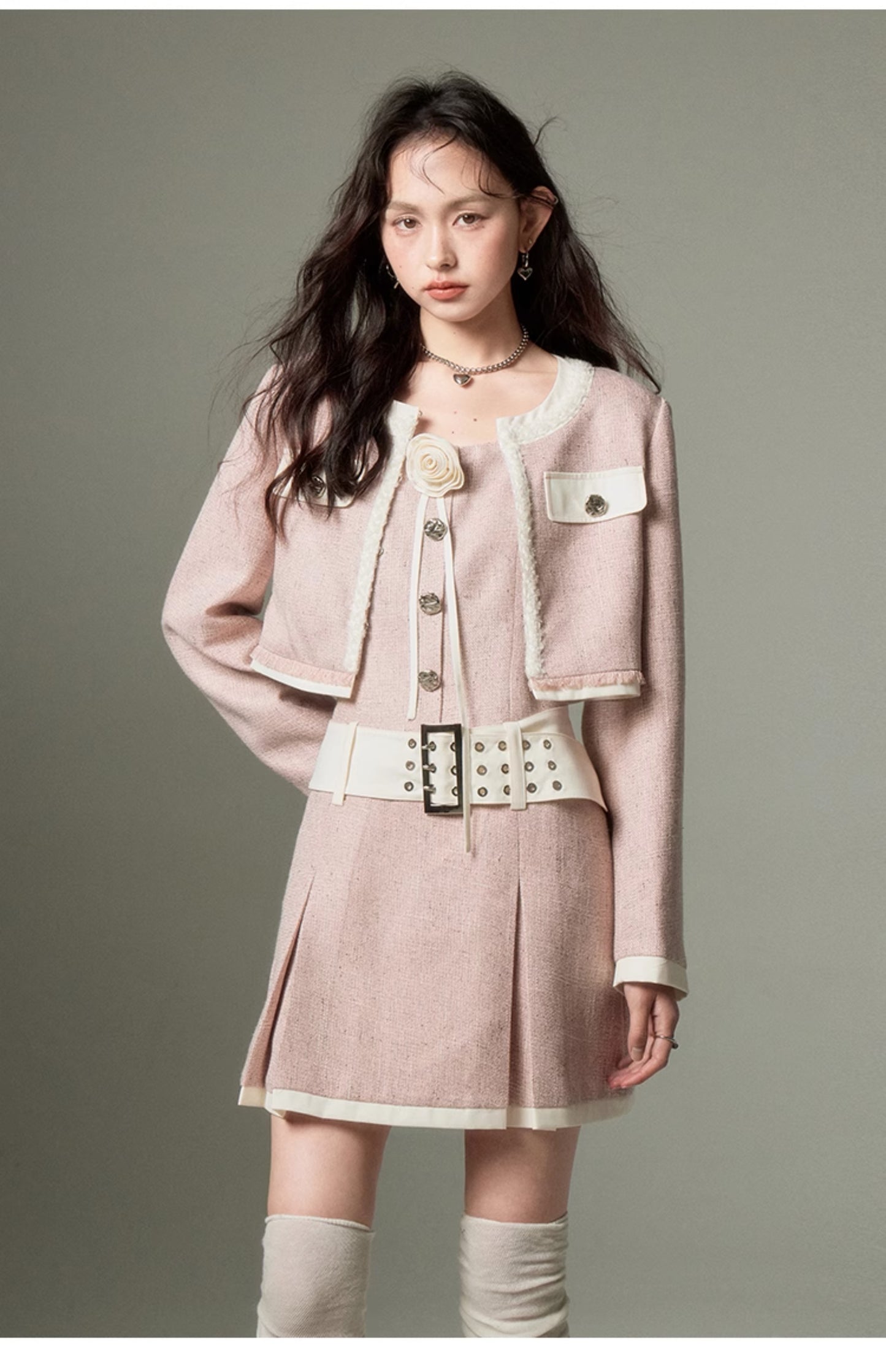 High-end rose brooch dress and jacket set-up