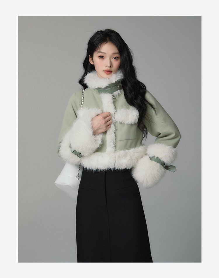 Loose short white duck down jacket