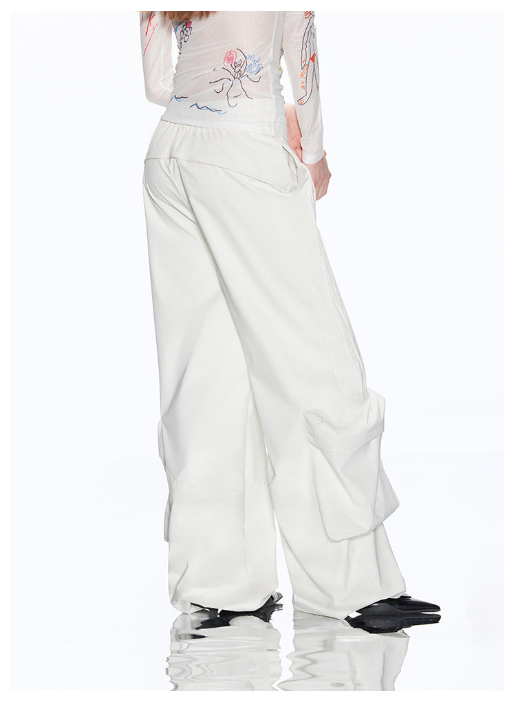 Loose-fit multi-pocket white cargo pants