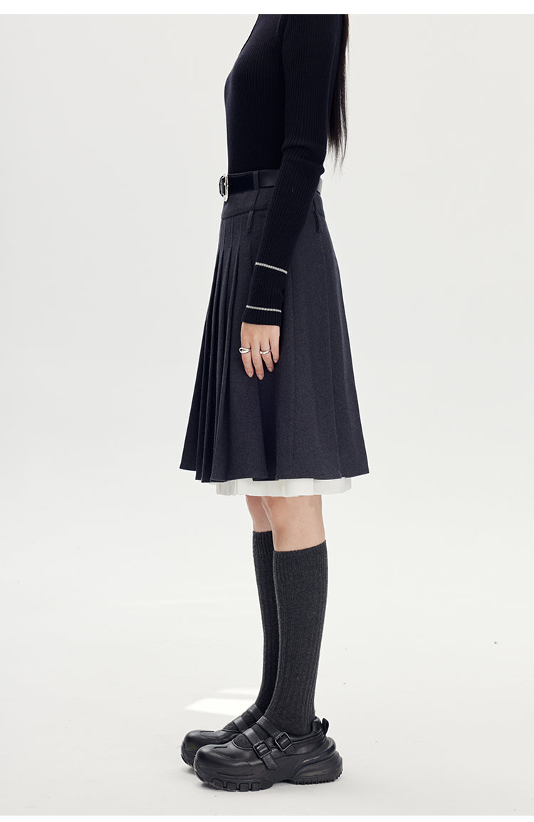 College-style high waist pleated A-line skirt