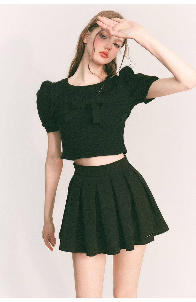 A-line pleated short skirt