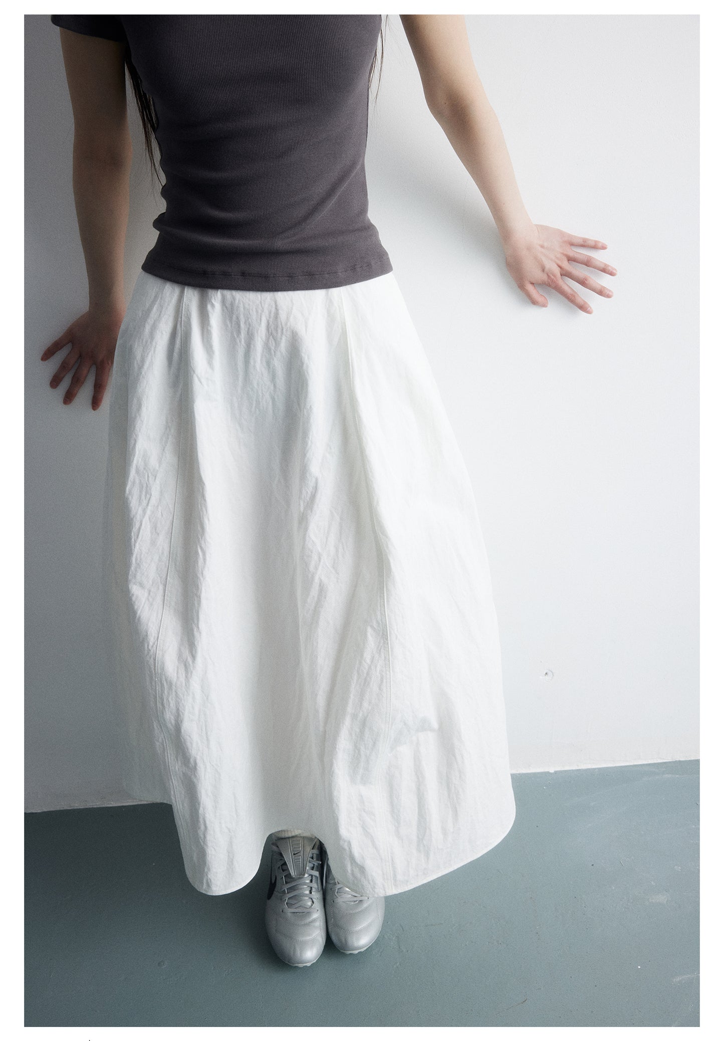 Wrinkled 3D silhouette skirt