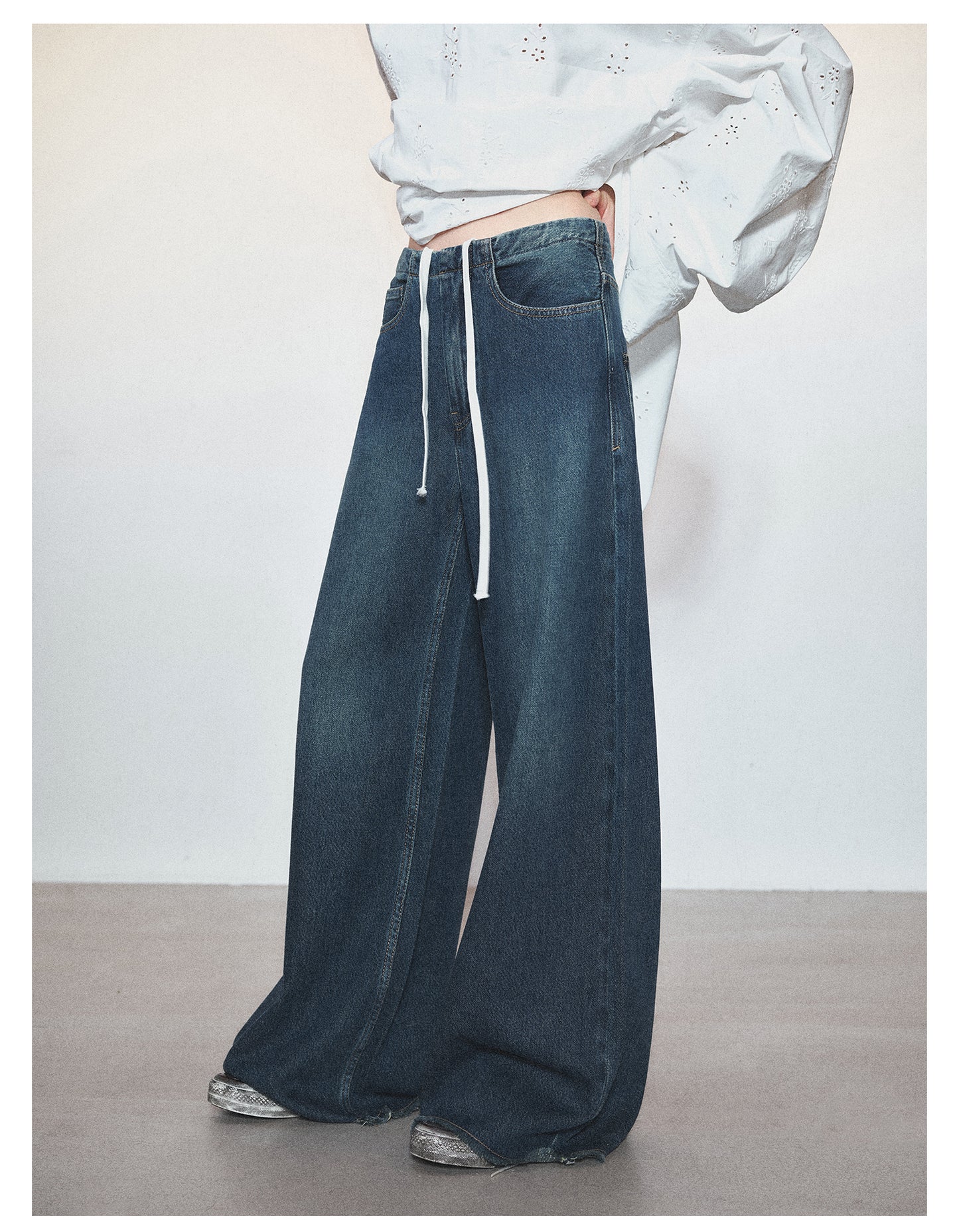 Retro-wash Waistless Design Denim Pants