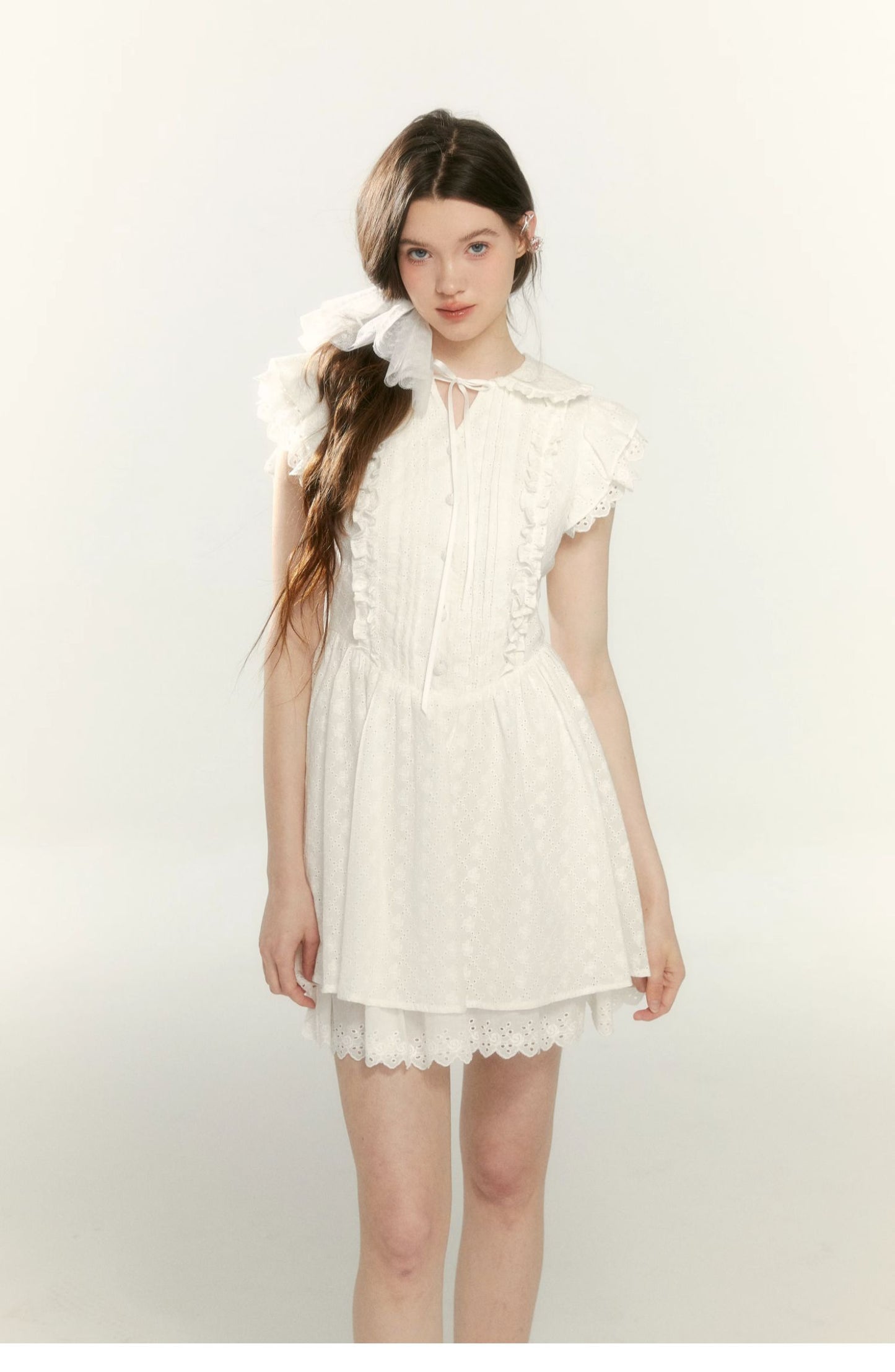 Feel fresh flying sleeves white embroidered dress