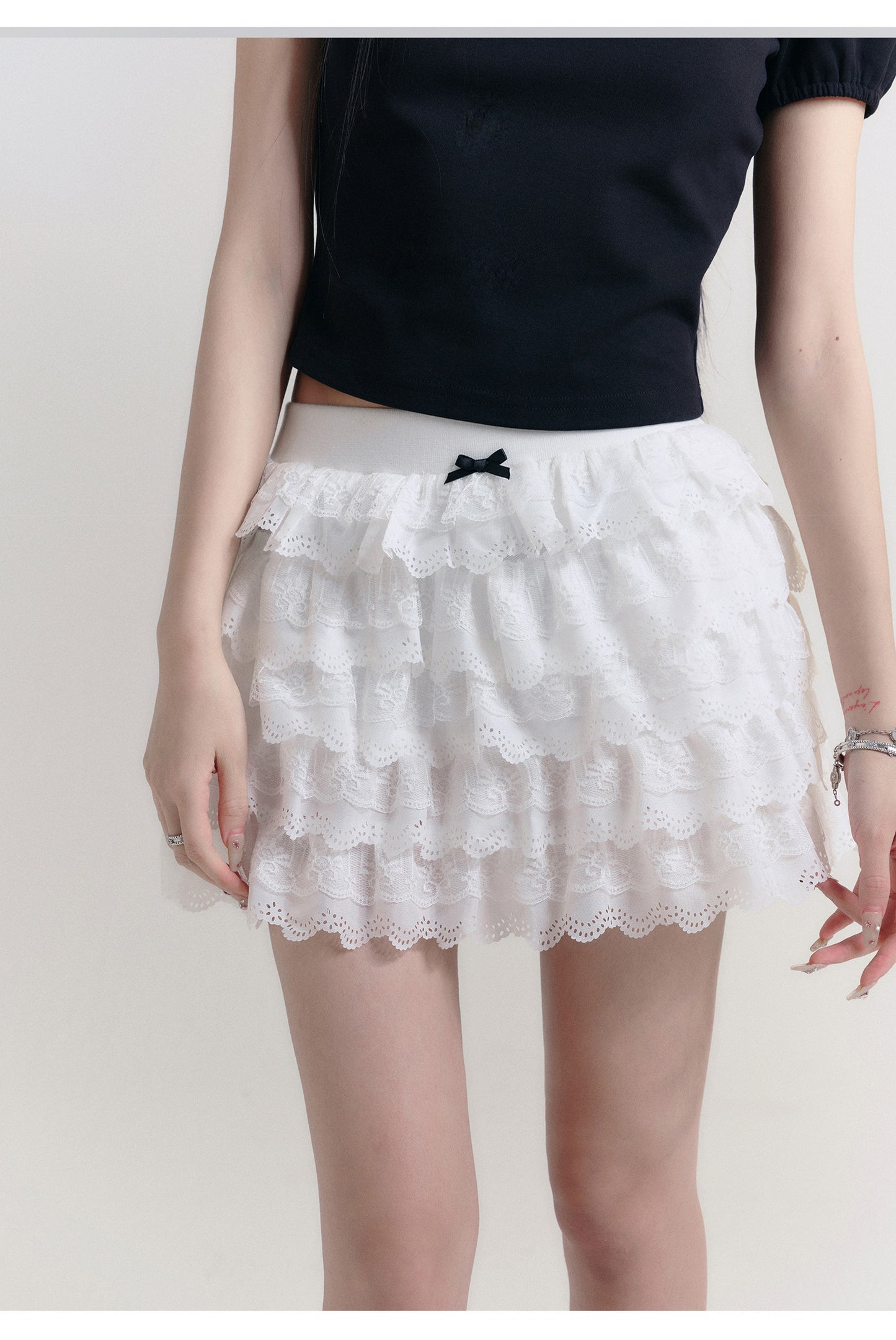 Multi-layered lace skirt