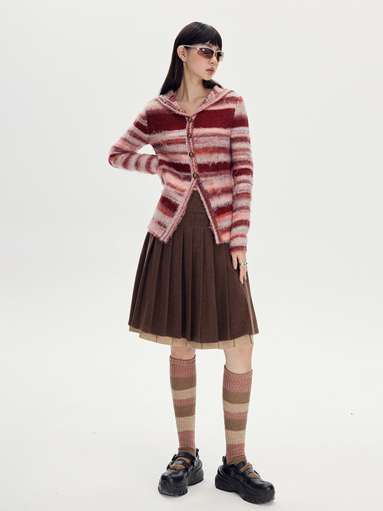 College-style high waist pleated A-line skirt