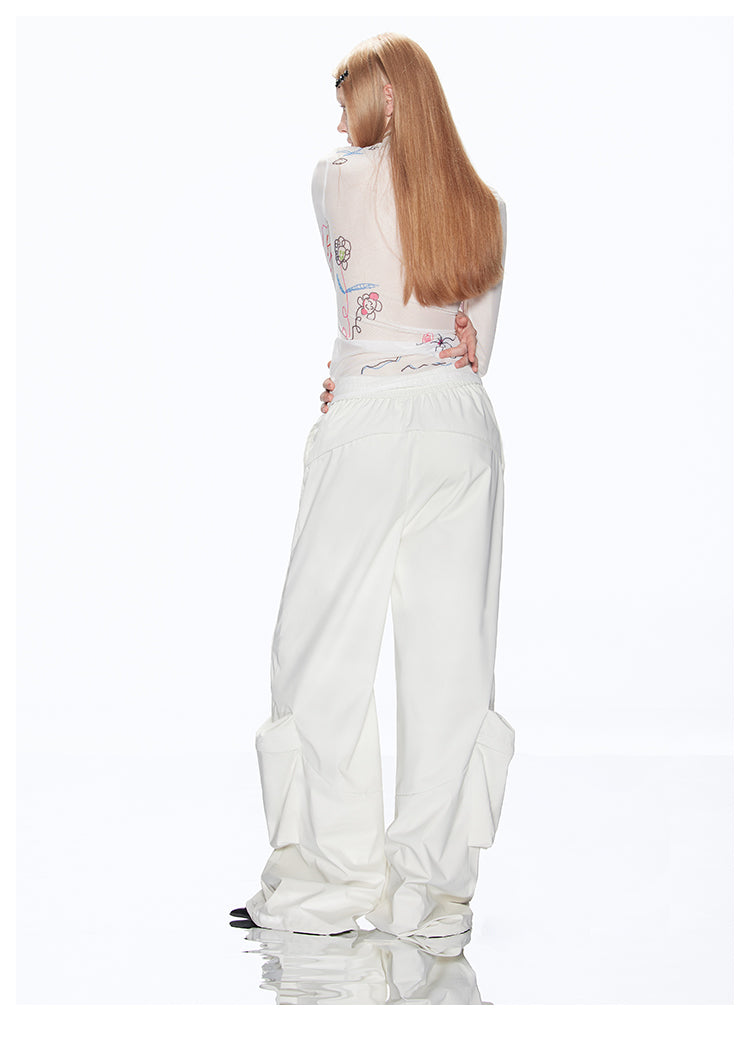 Loose-fit multi-pocket white cargo pants