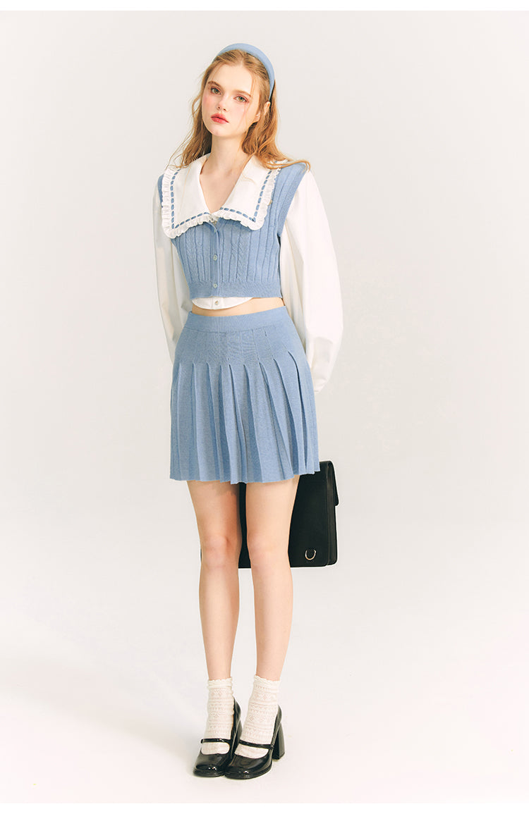 Short length knit vest & short length knit skirt