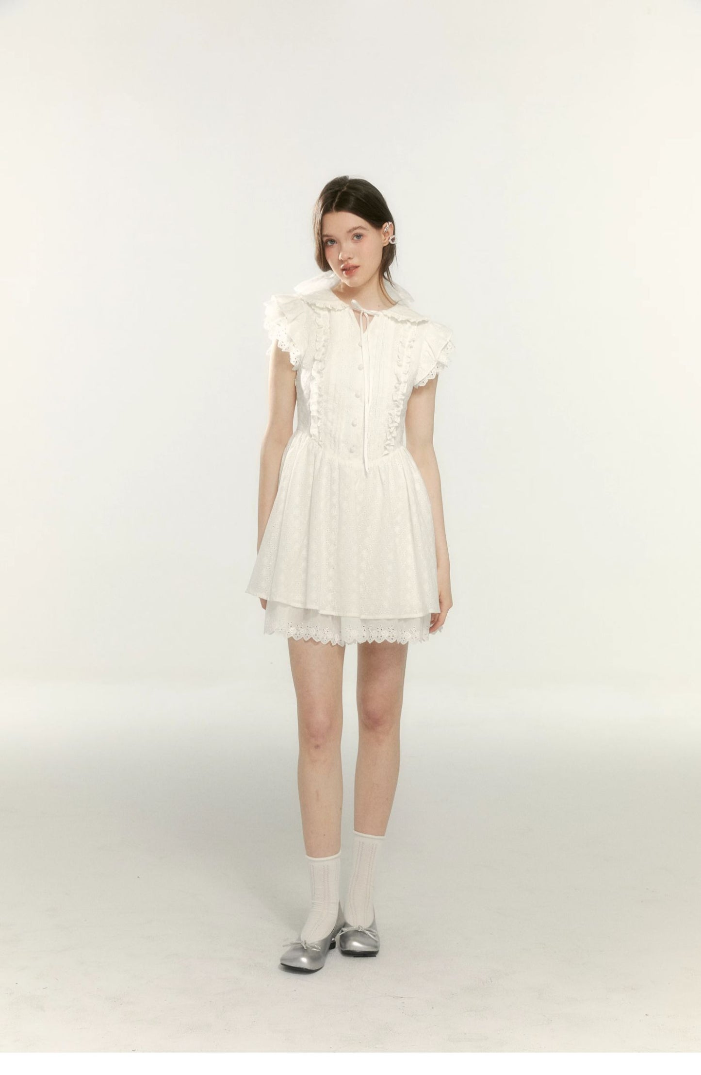 Feel fresh flying sleeves white embroidered dress