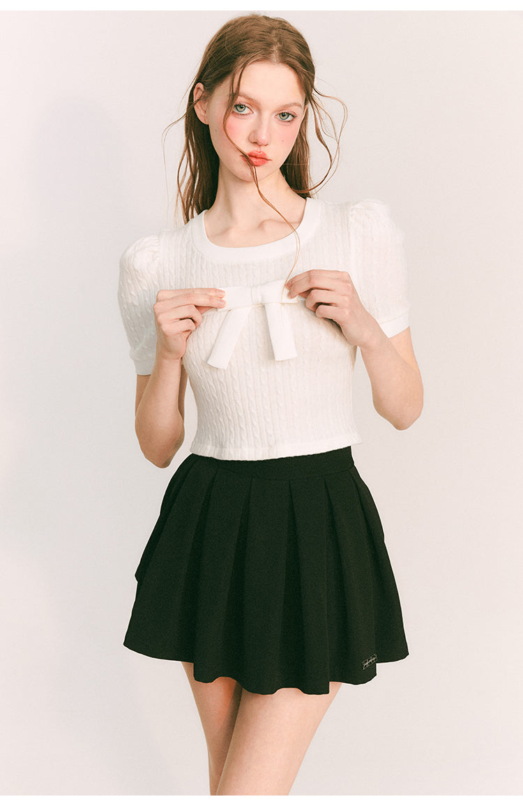 A-line pleated short skirt