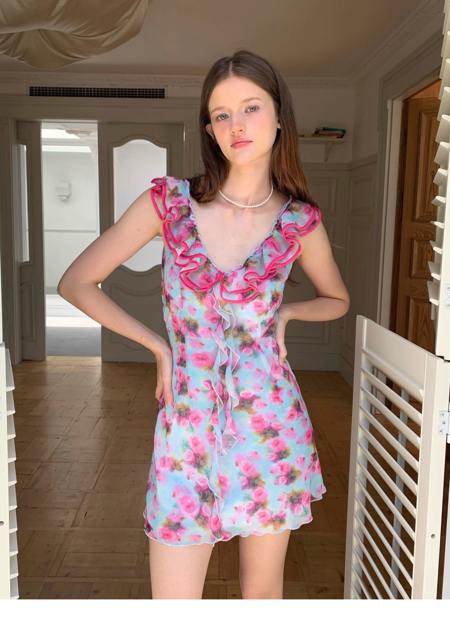 V-neck floral print dress