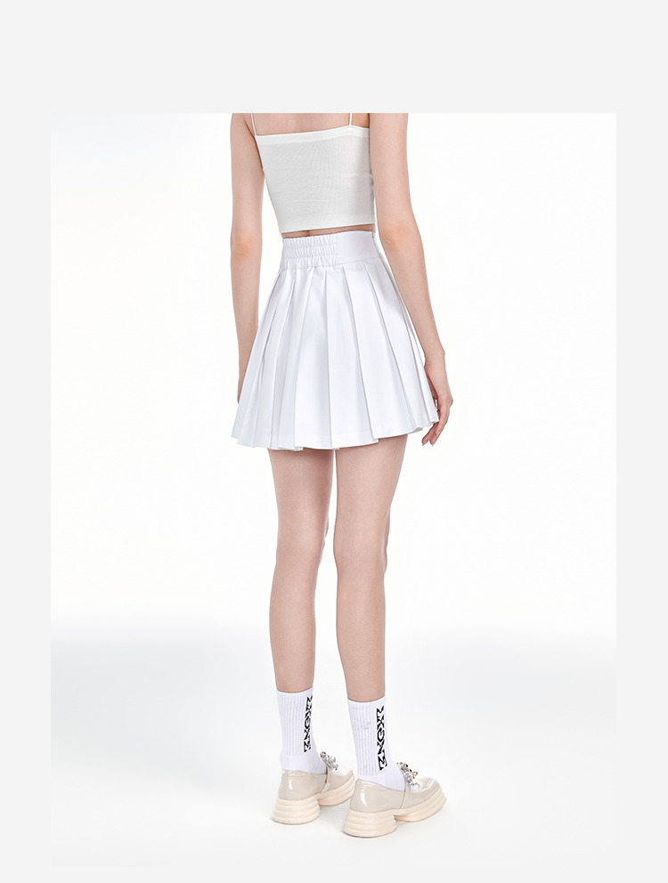 White pleated college style short skirt