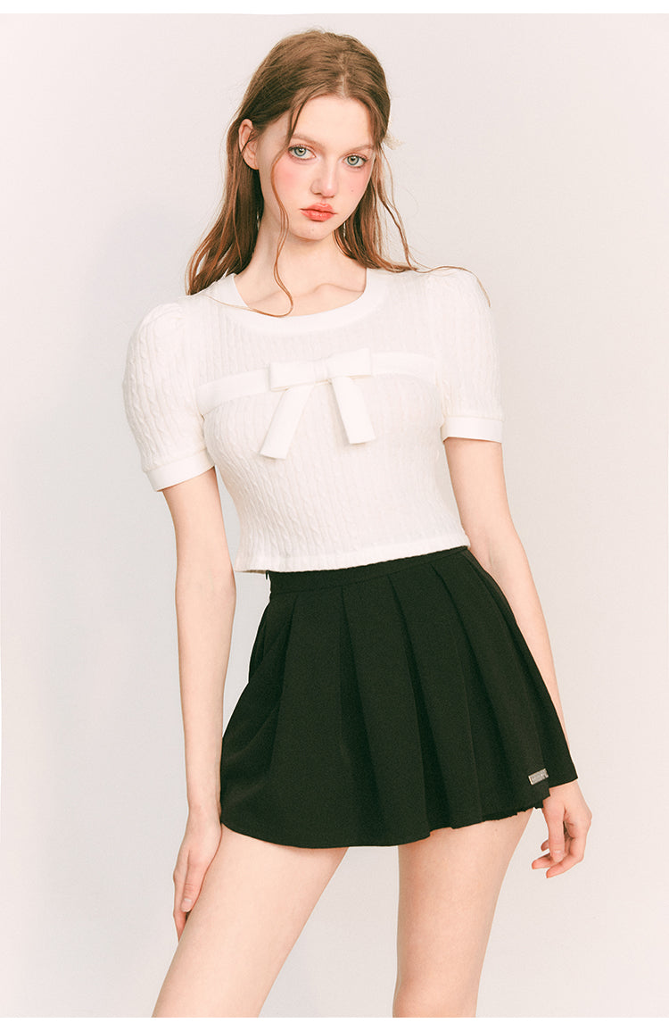 A-line pleated short skirt