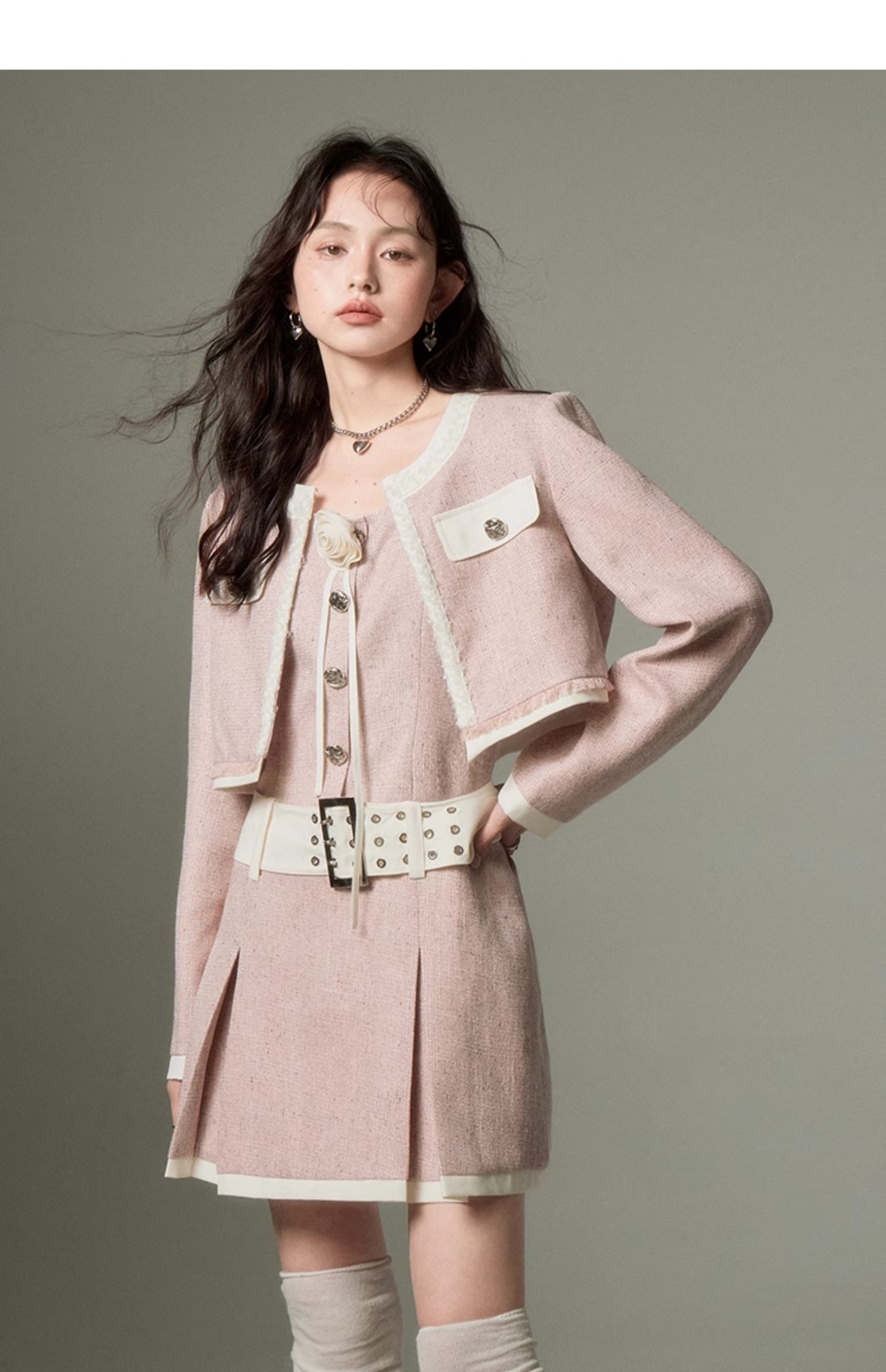 High-end rose brooch dress and jacket set-up