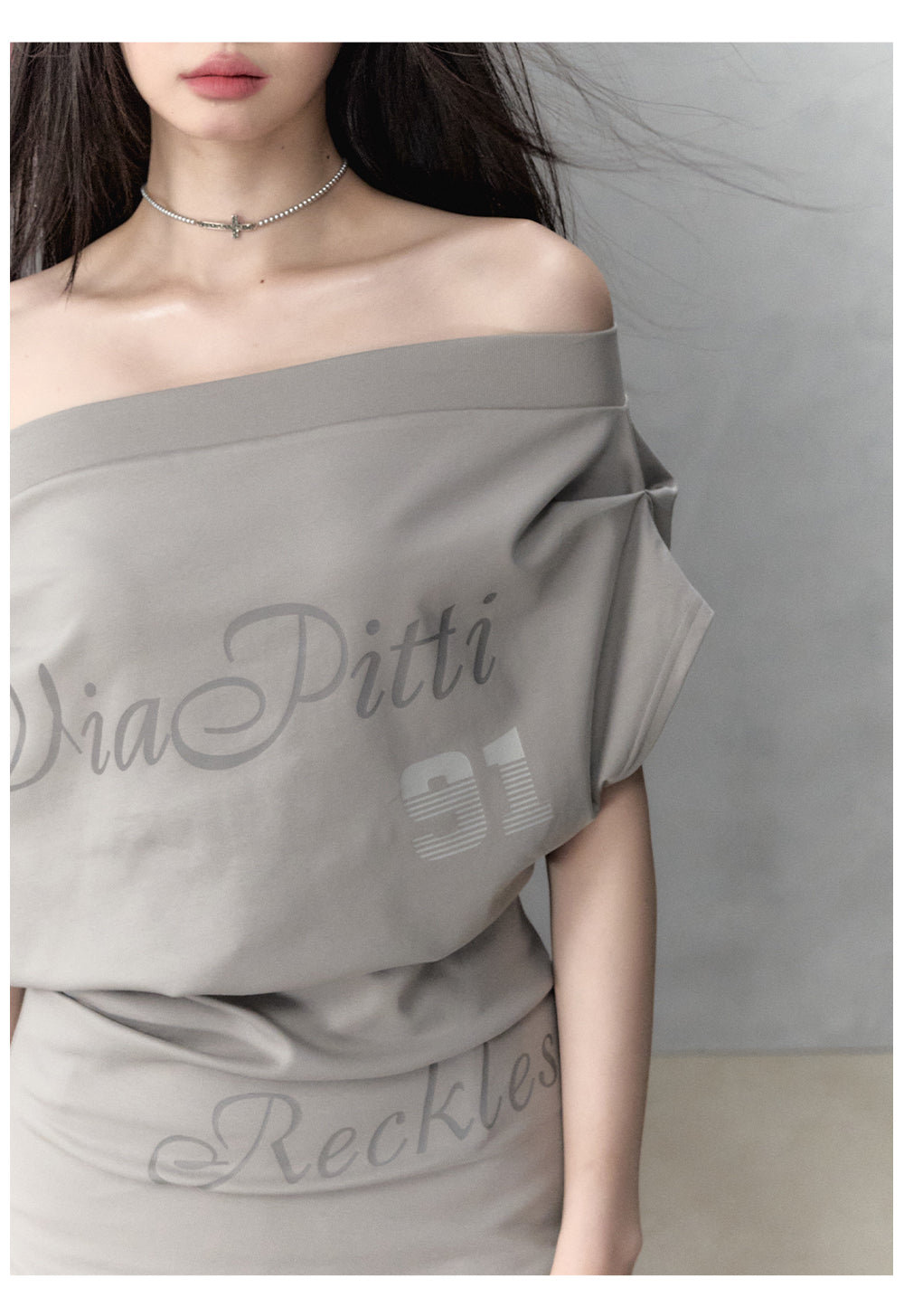 One Shoulder Letter Print T-Shirt