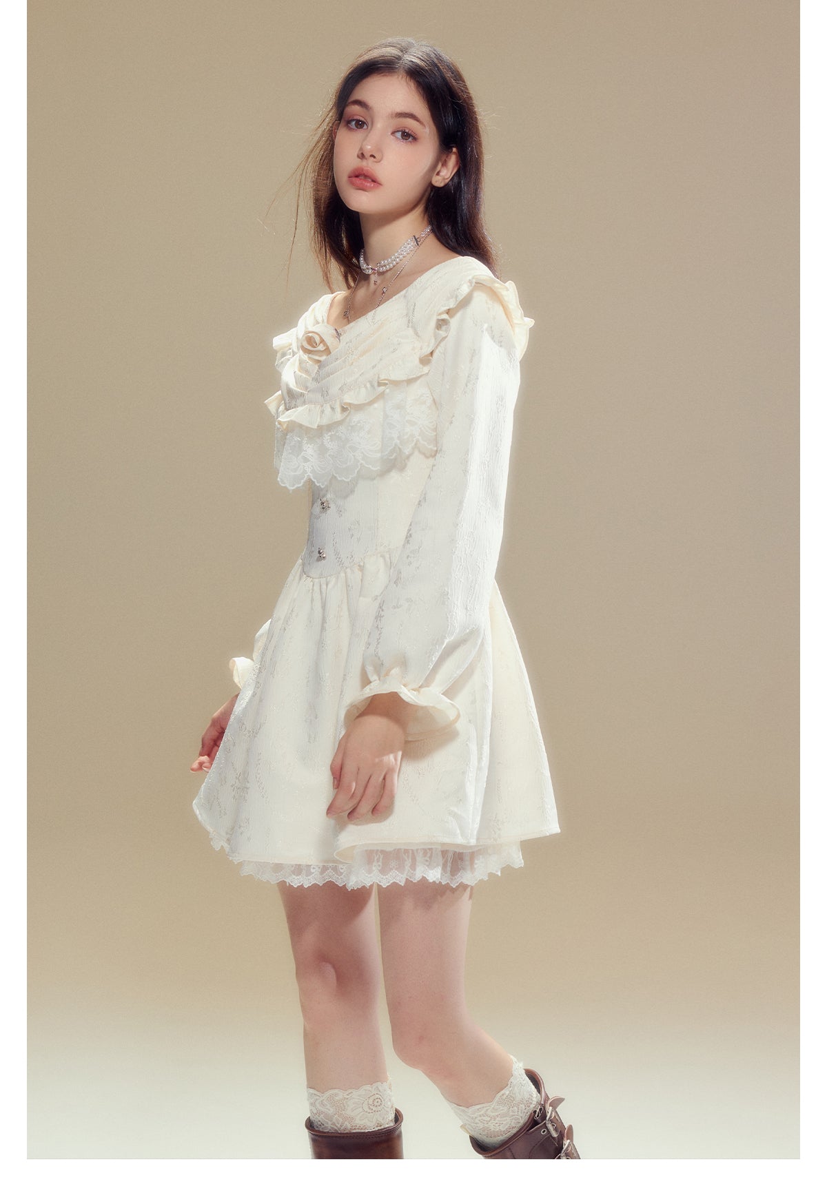 Round Neck Rose Objet Ruffle Short Length Jacquard Dress