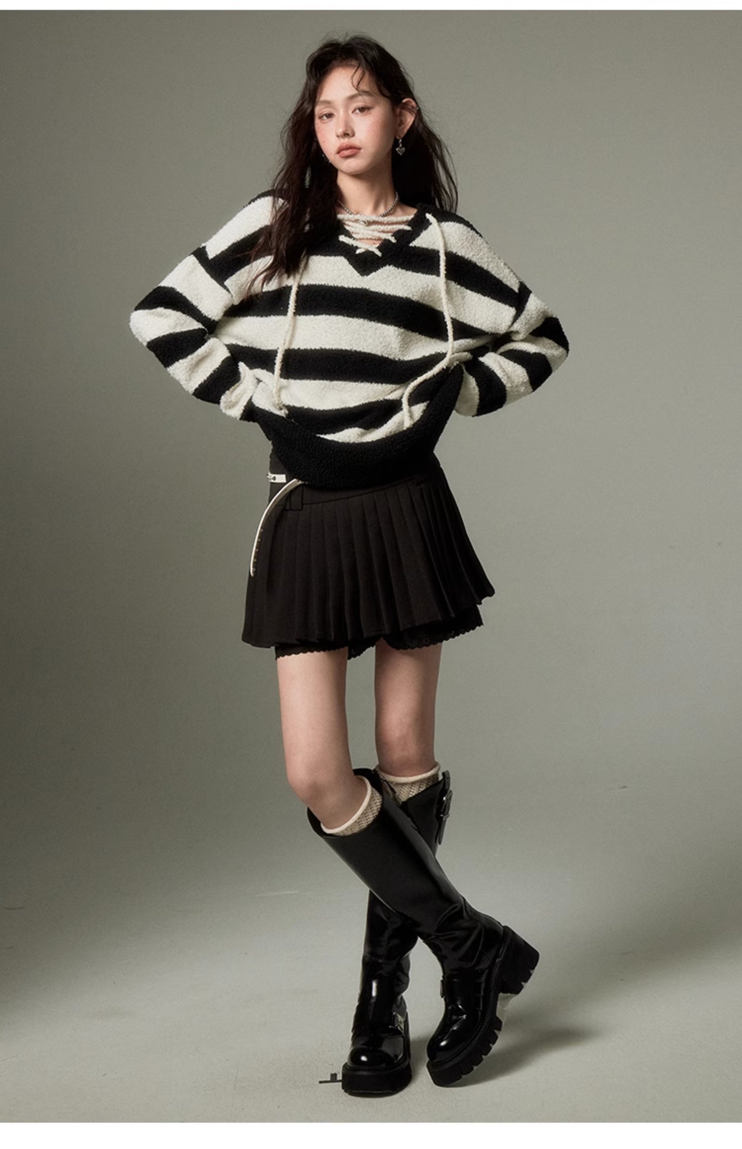 Loose Fit V-Neck Stripe Knit