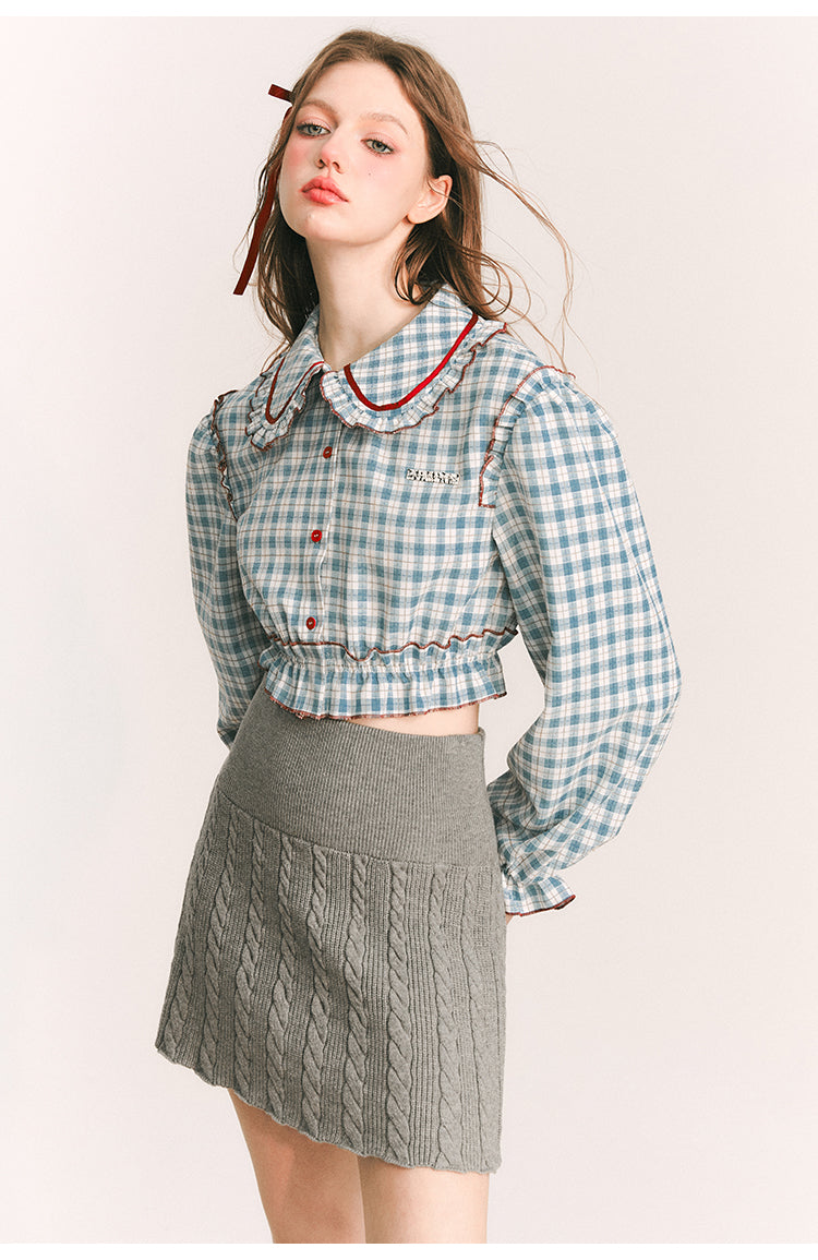 Cropped checkered puffy sleeve blouse