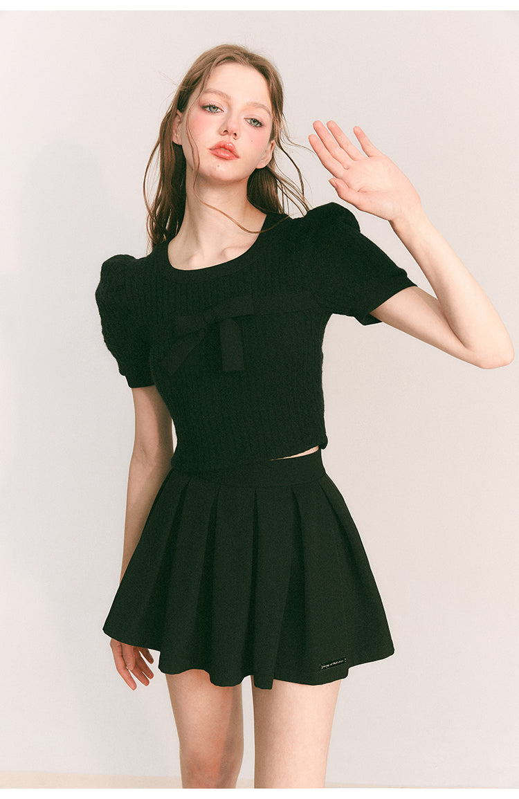 A-line pleated short skirt