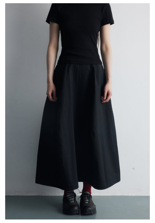 Wrinkled 3D silhouette skirt