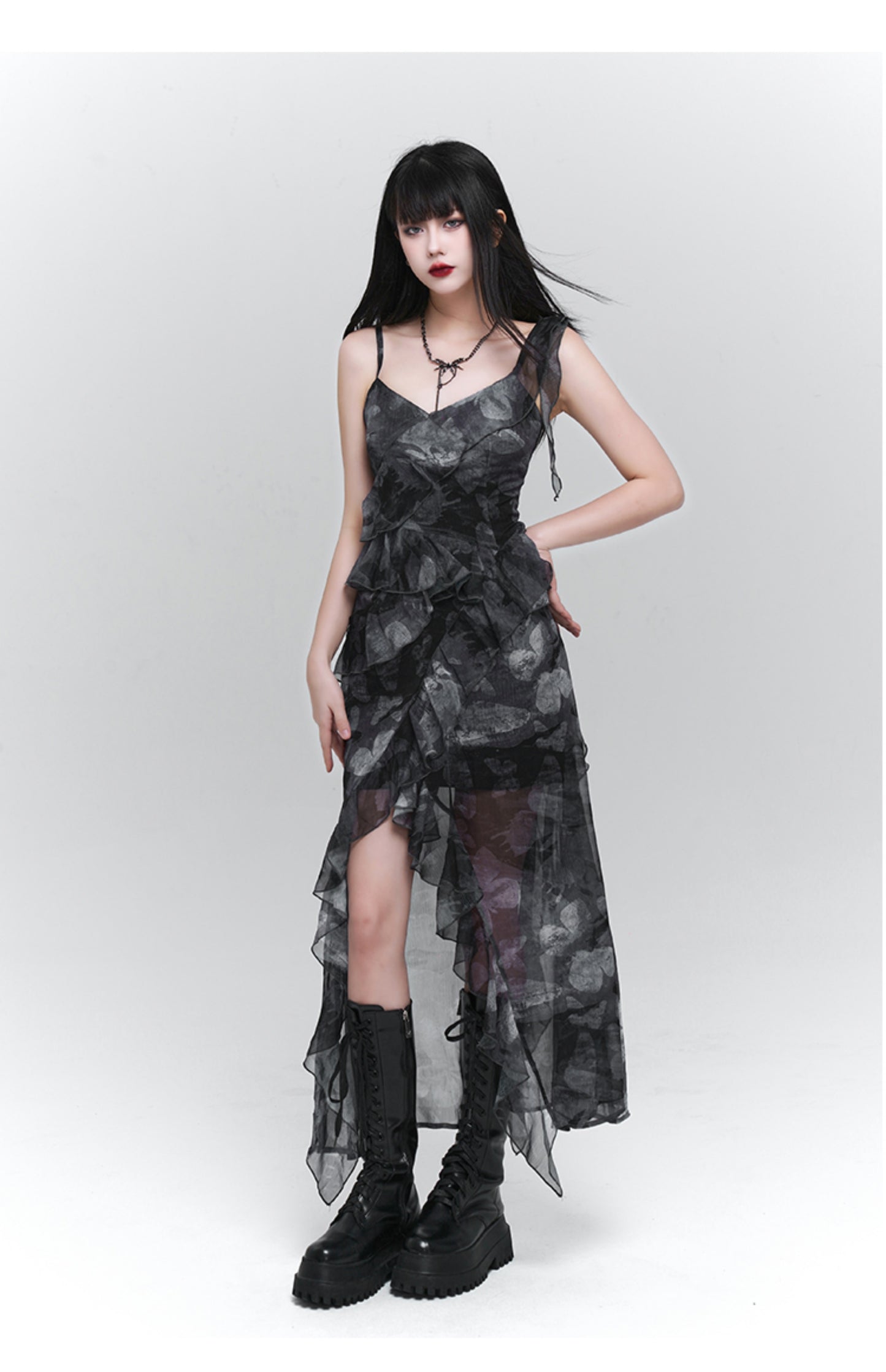 Niche design suspender dress