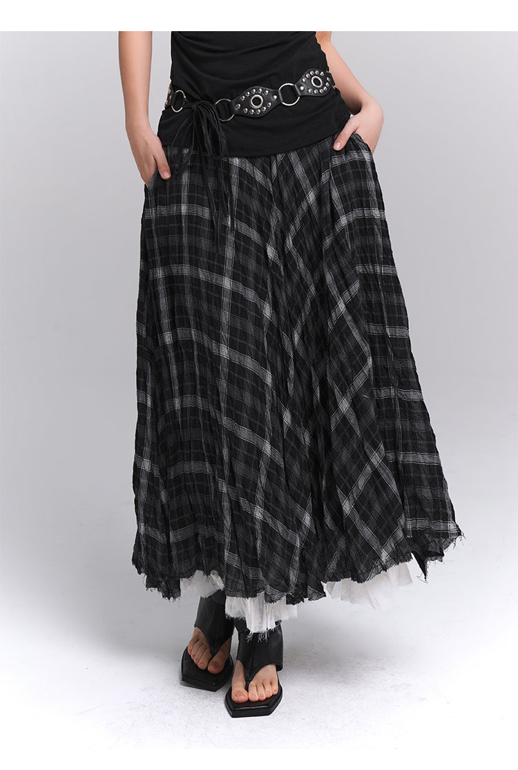 Pleated long skirt