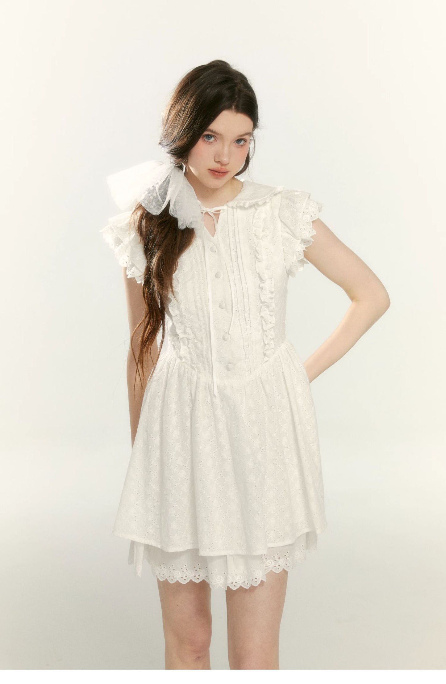 Feel fresh flying sleeves white embroidered dress