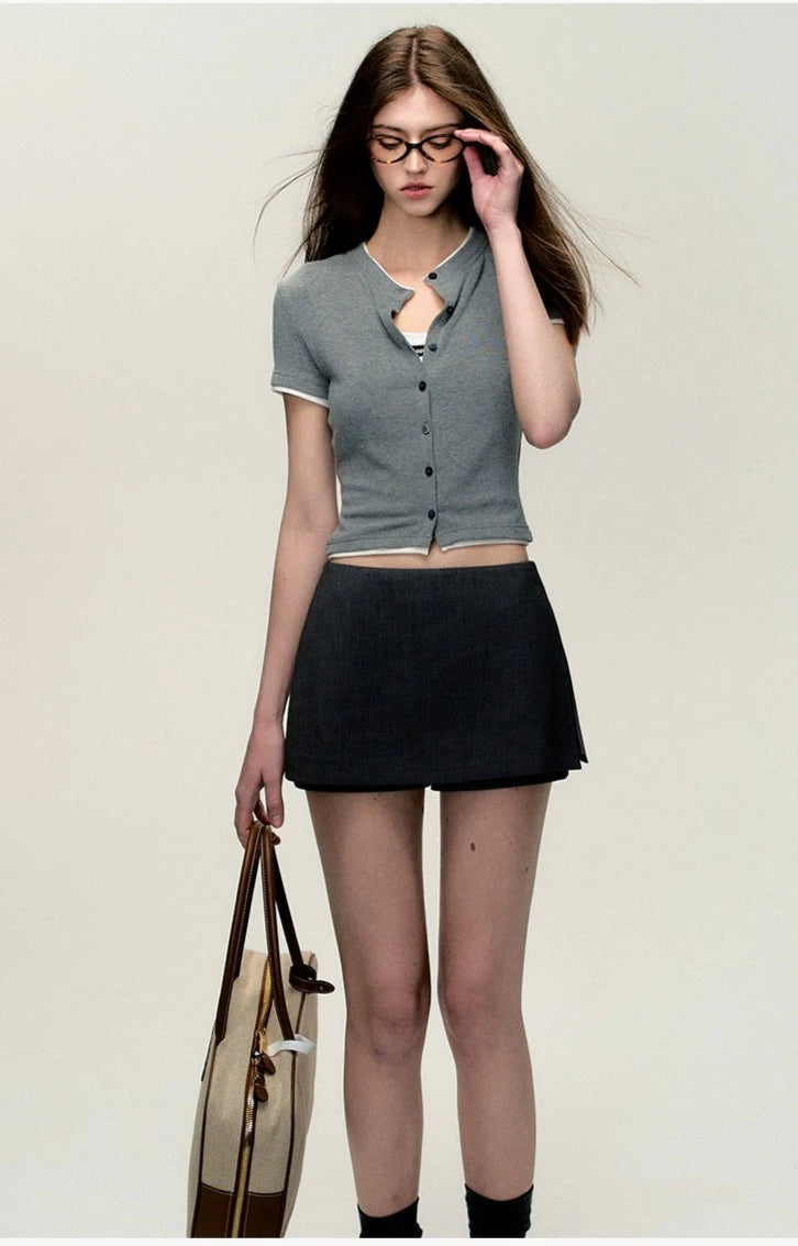 Just-fit short-length blouse