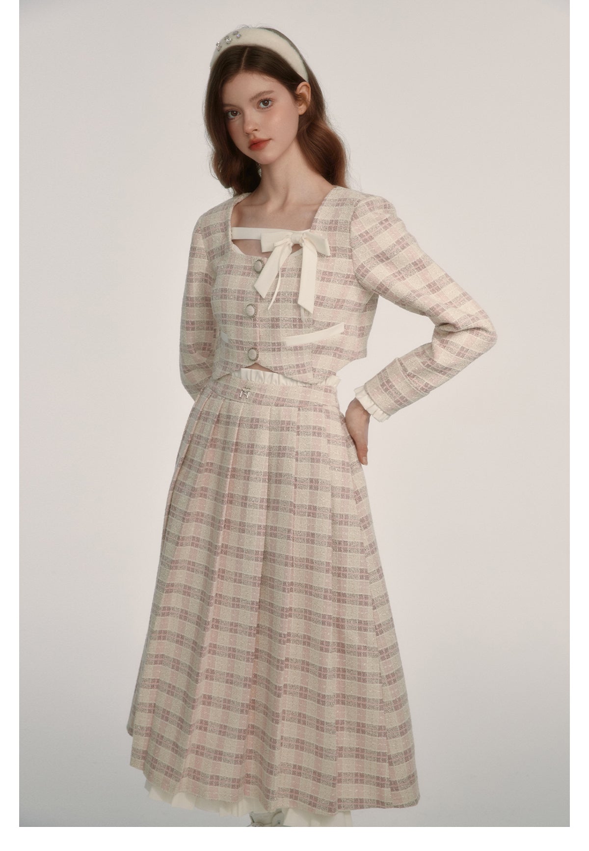 Checkered square neck ribbon jacket & long checkered skirt