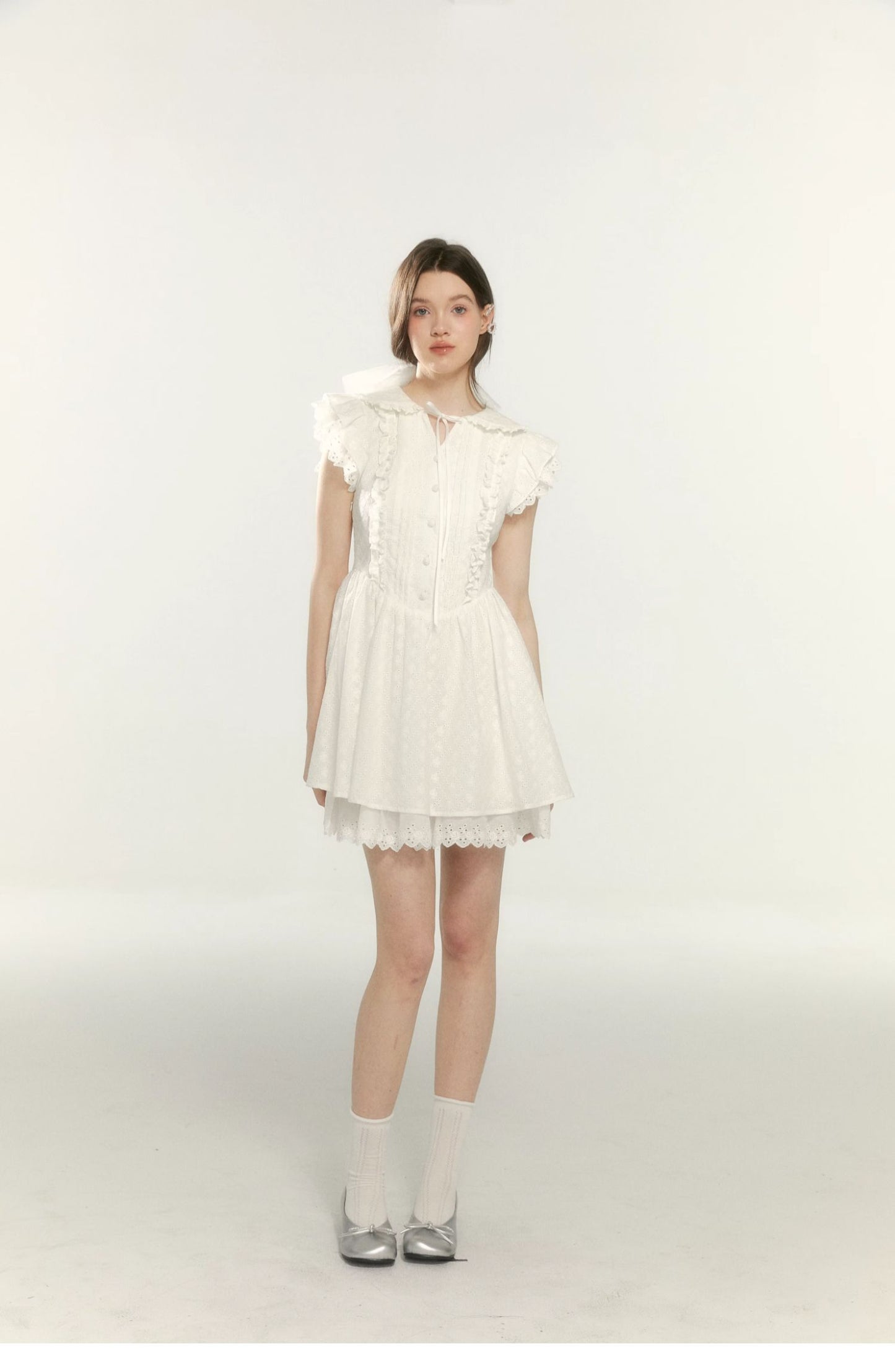 Feel fresh flying sleeves white embroidered dress