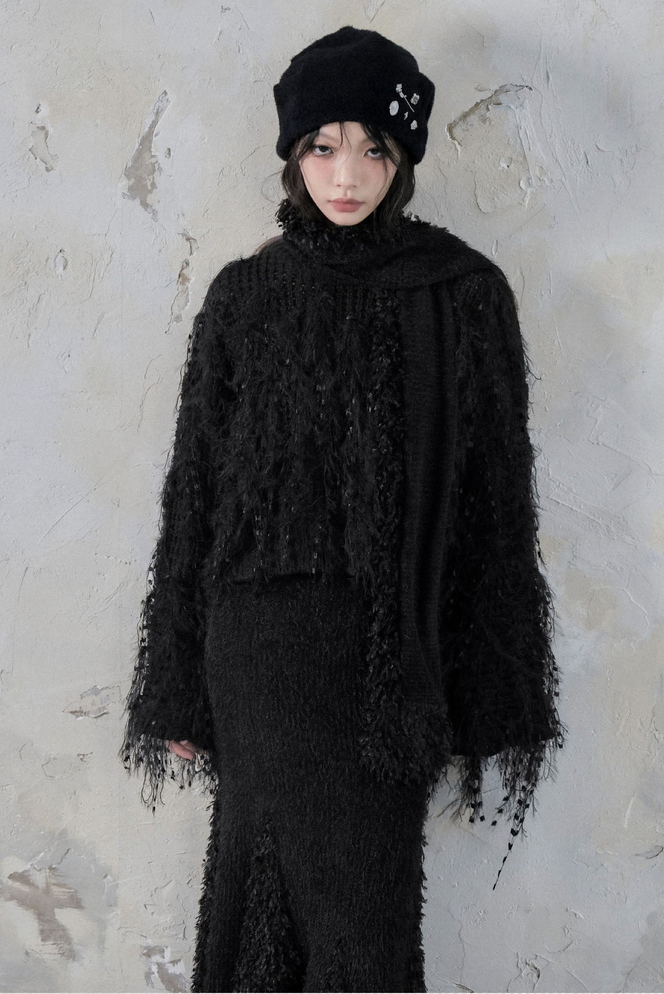 Tassel feather round neck pullover sweater