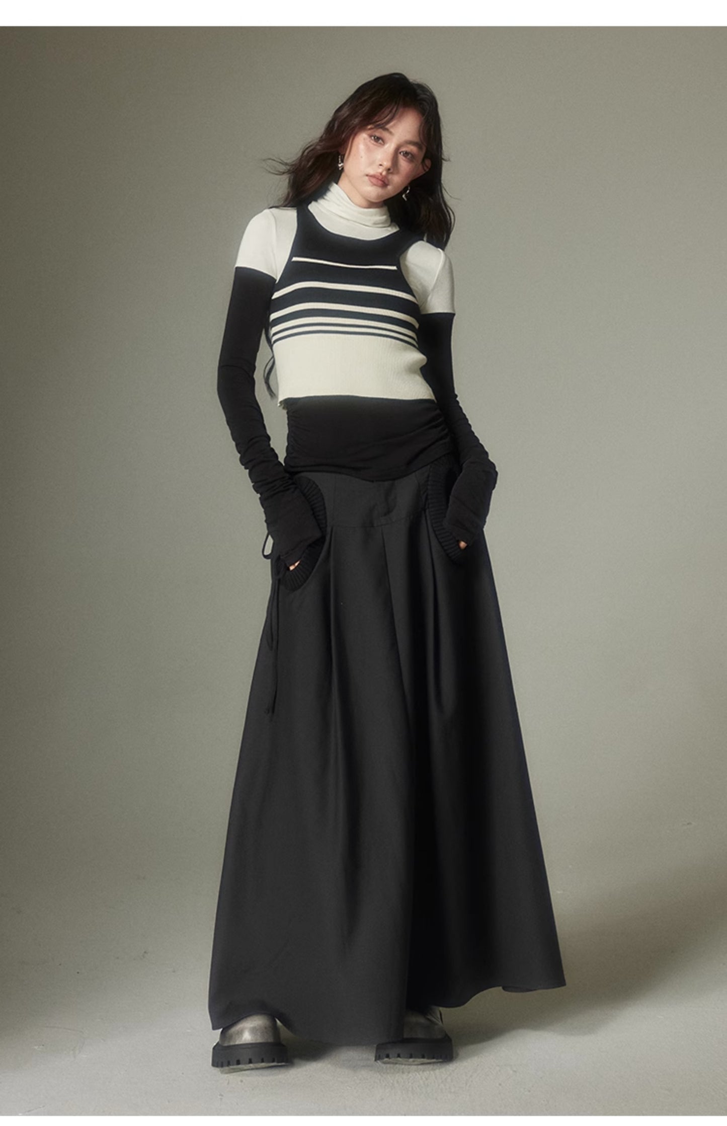 Circle Pockets A-Line Long Length Skirt