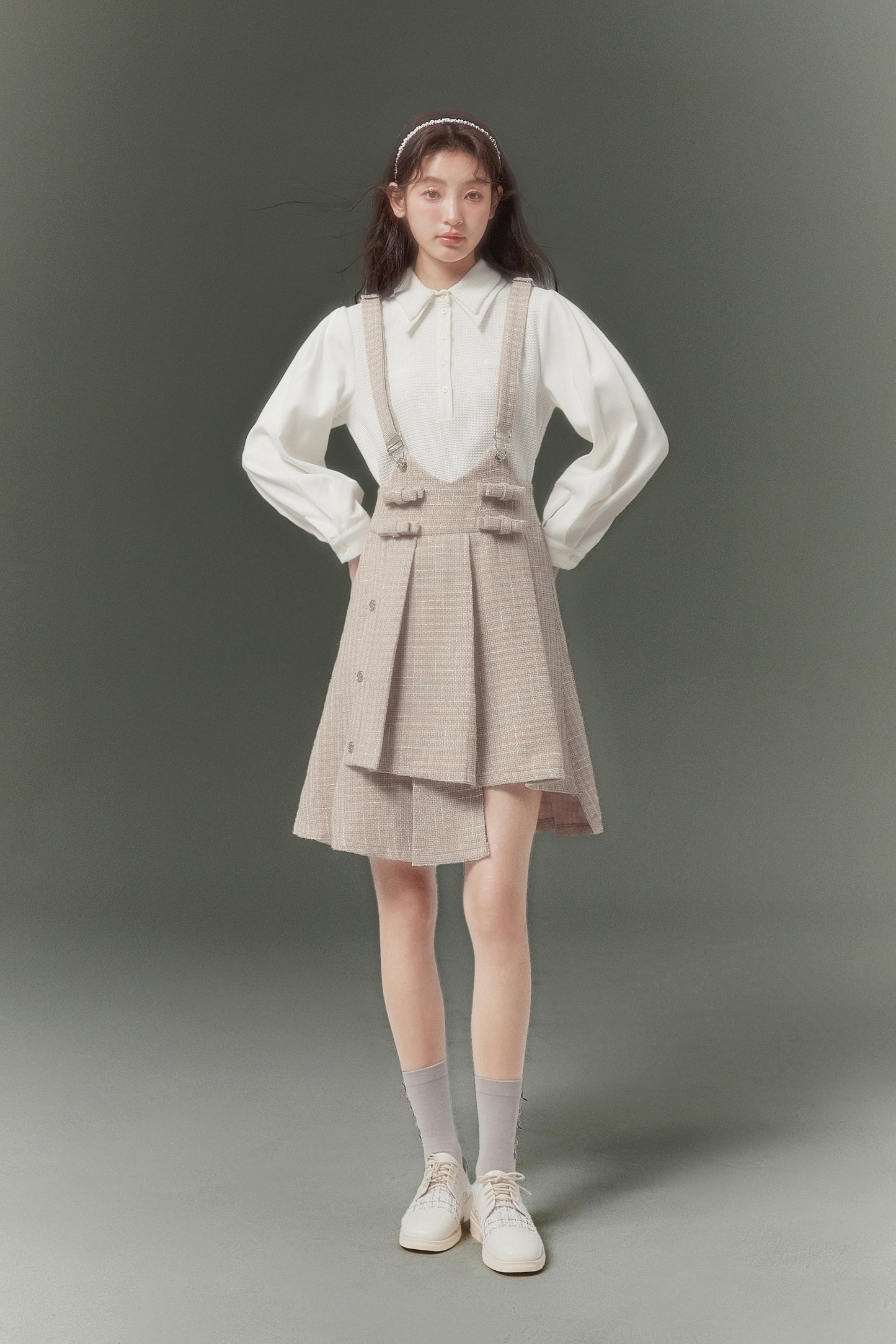 Three-dimensional pure white double collar contrast material shirt