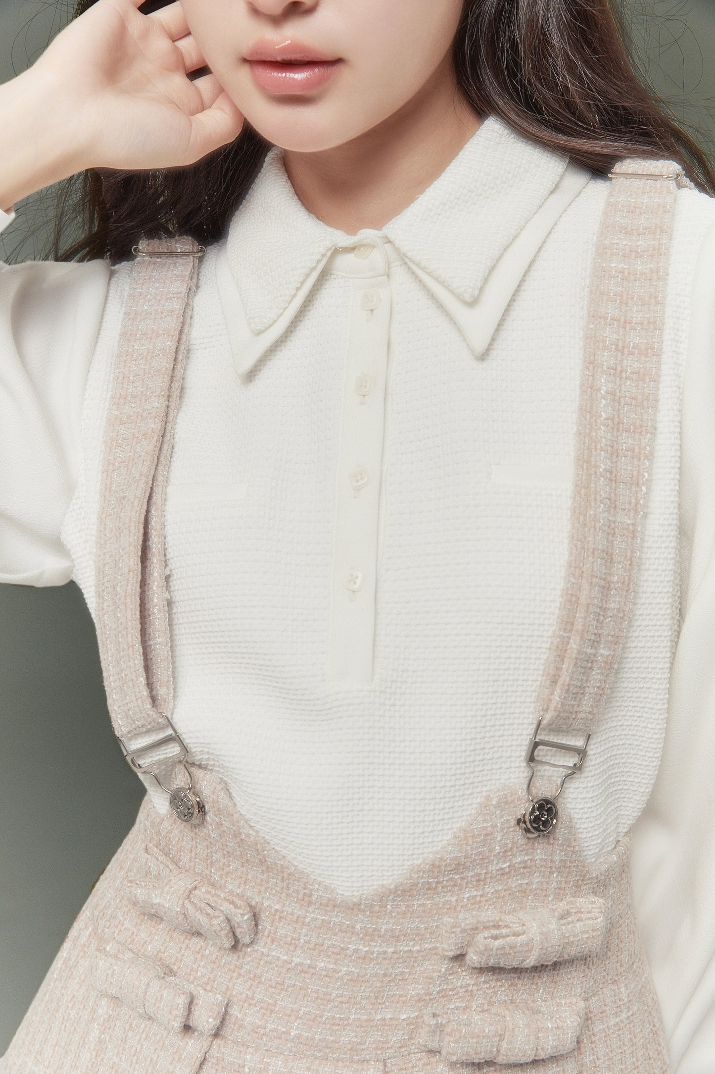 Three-dimensional pure white double collar contrast material shirt