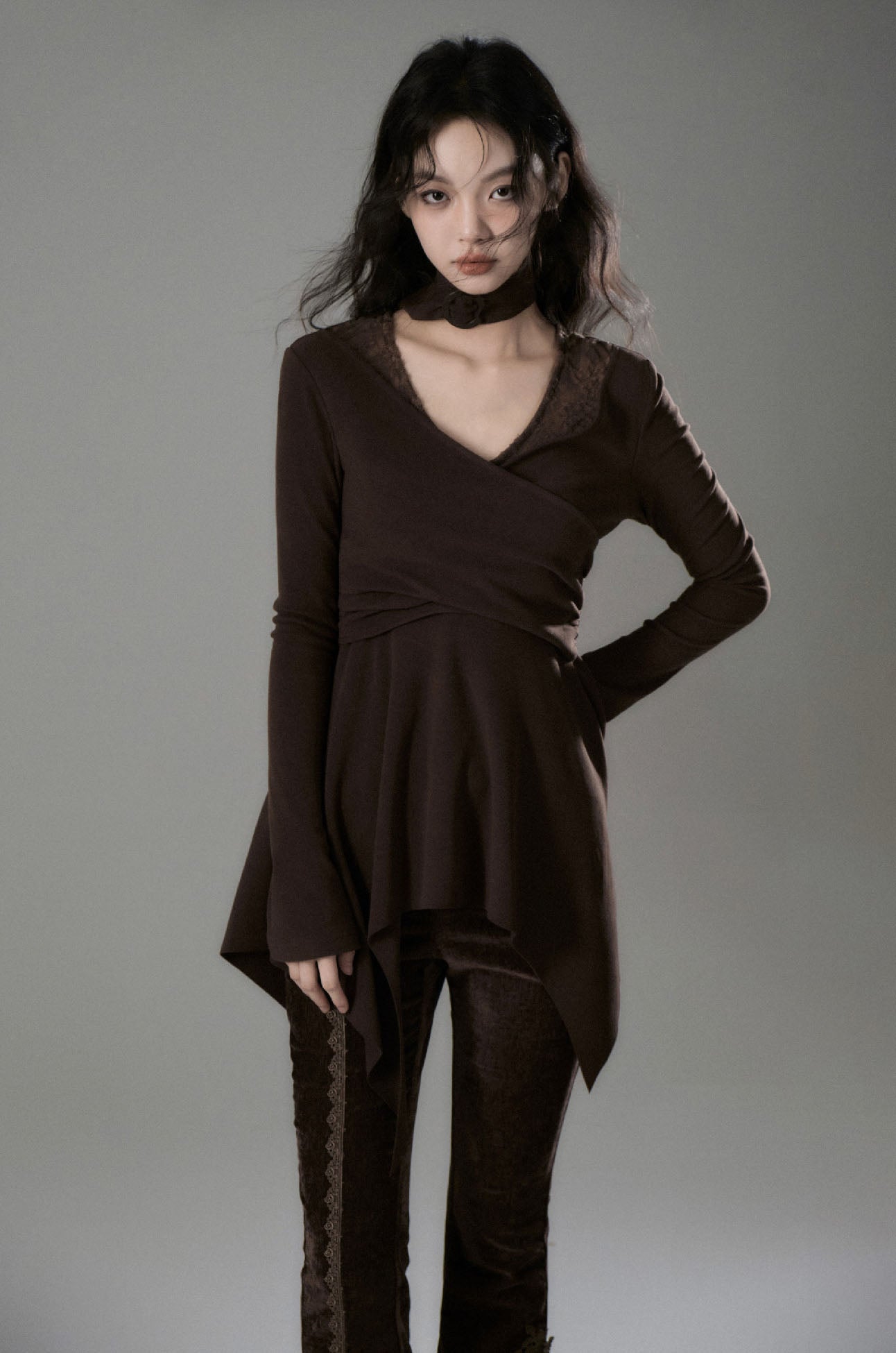 Cross bacterium hem knit tops