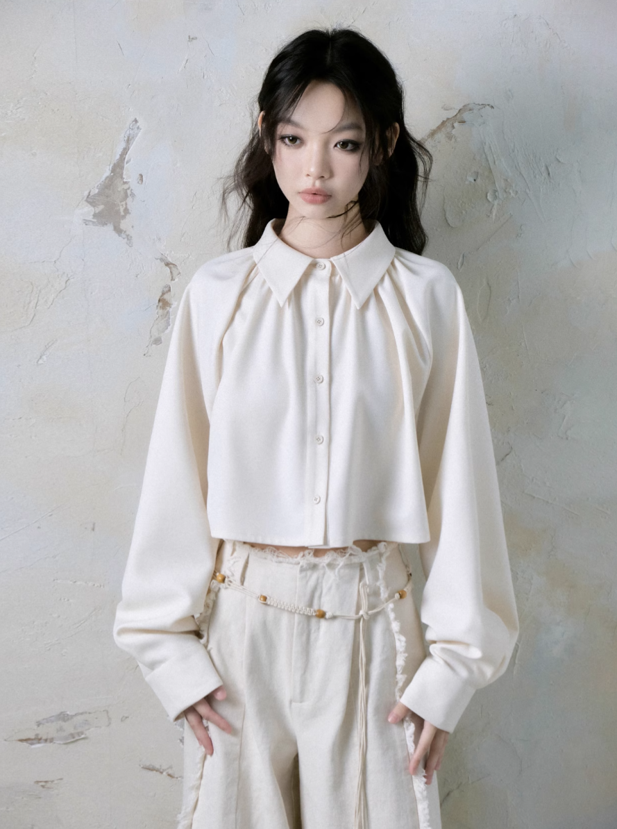 White short long sleeve pleated shirt